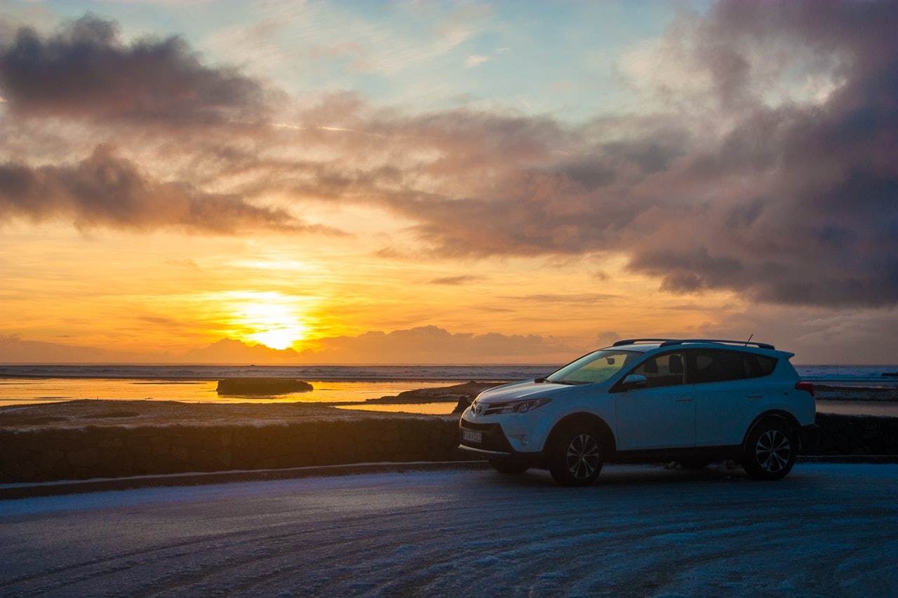 Iceland winter road trip - 4x4 Toyota Rav 4 - by Conscious by Chloé