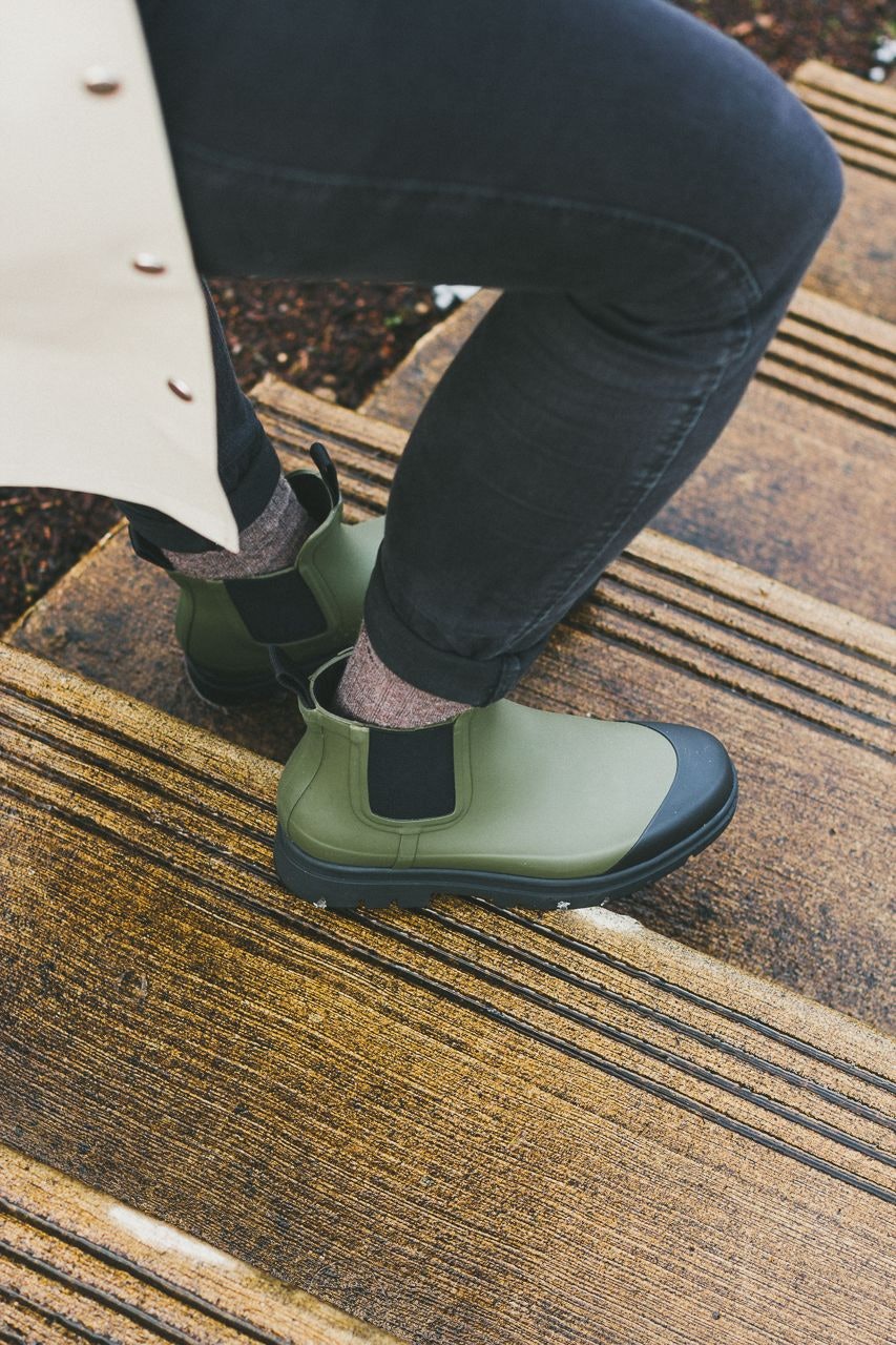 Everlane Rain Boot Surplus Review by Conscious by Chloé