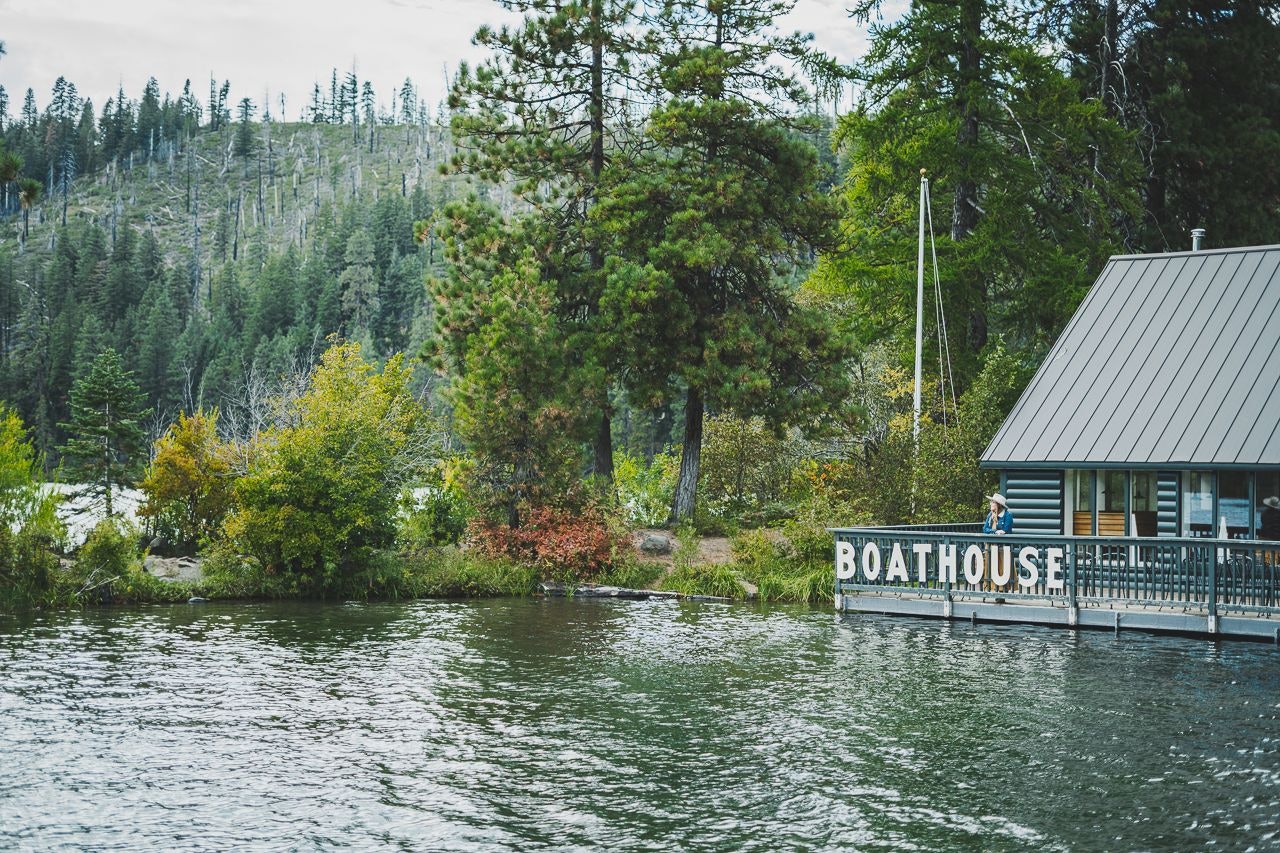 Suttle Lodge Lake Boathouse Sisters Central Oregon