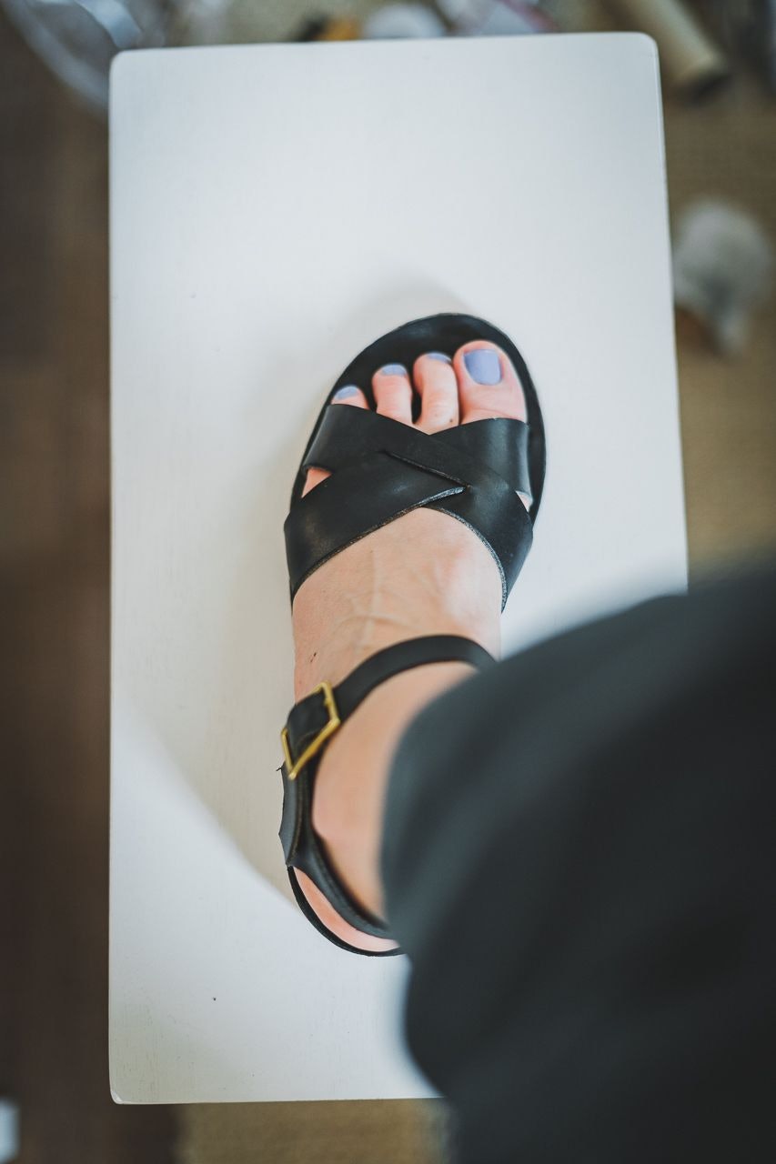 Casual Friday featuring @cruponsandals Iris in nero 🖤 I absolutely love  how crupon are bringing us beautiful and stylish barefoot shoes.… |  Instagram