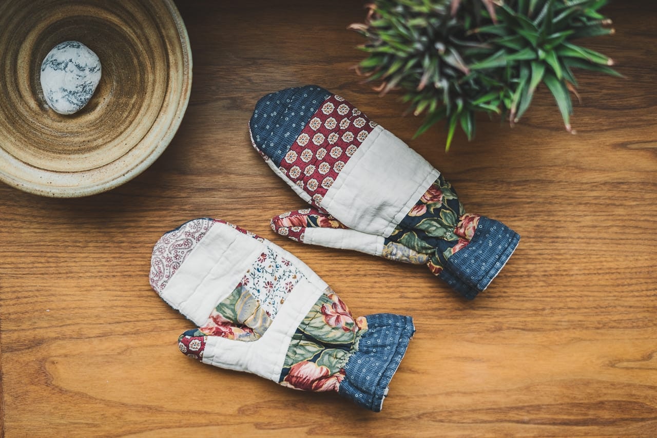 Upcycled Quilt Mittens with Elastic Wrist DIY